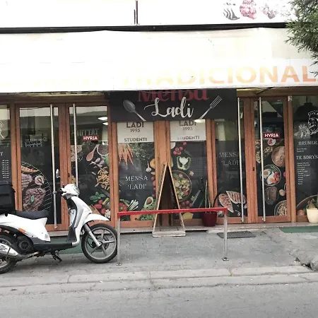 酒店 Studenti 地拉那